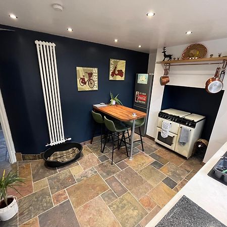 Wolf Hollow, Sleeps 4 Plus 2, Buxton Town Centre Εξωτερικό φωτογραφία